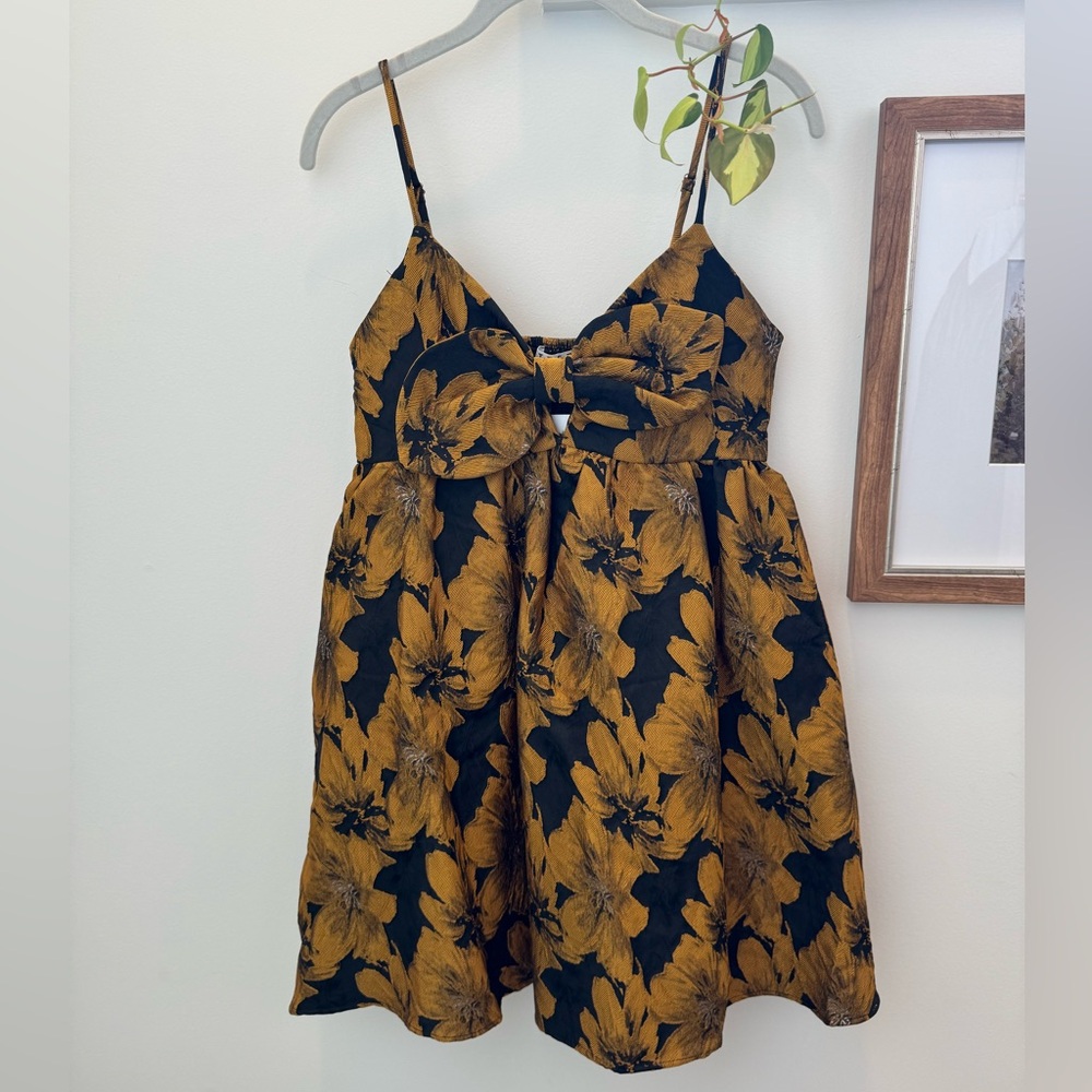 NWT: Fab’rik Hazel Floral Mini Dress